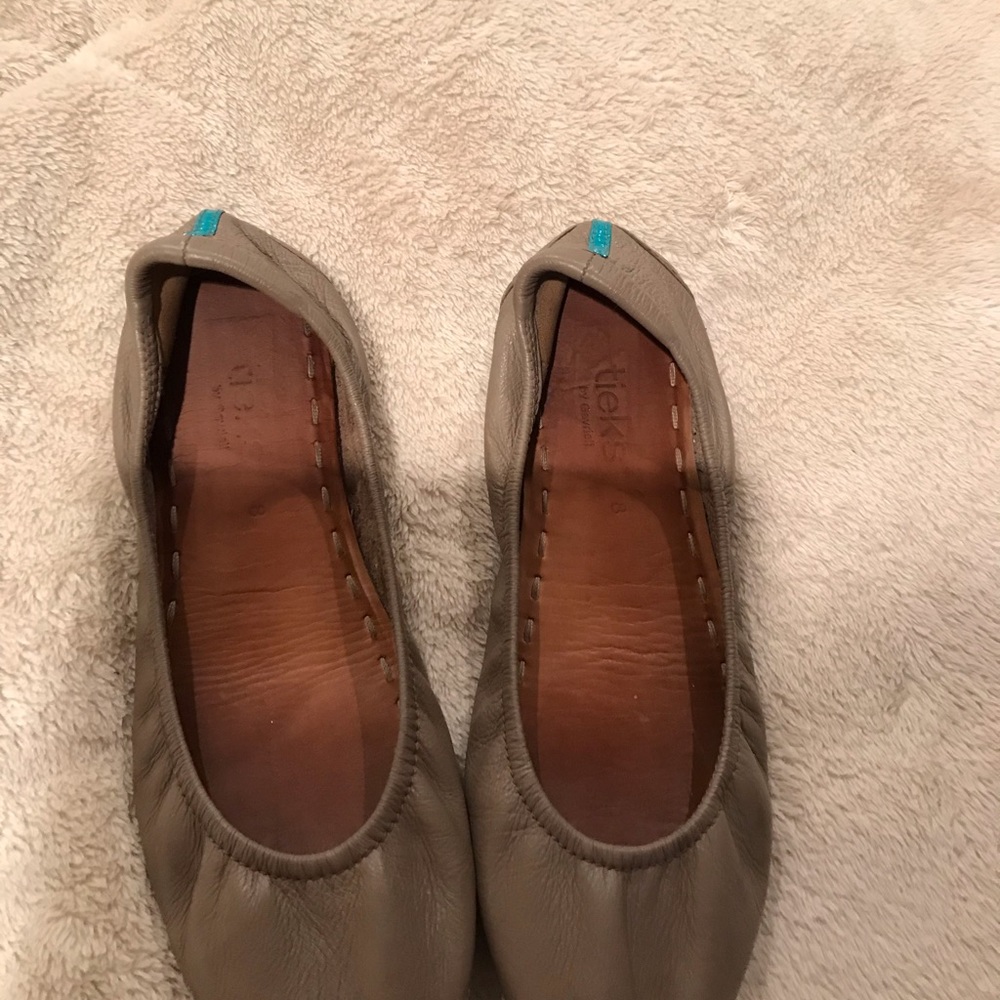 Tieks taupe